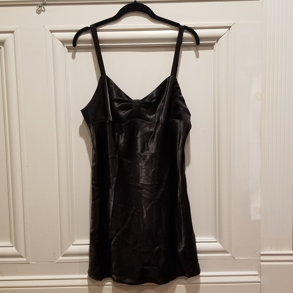 VICTORIA'S SECRET SLIP